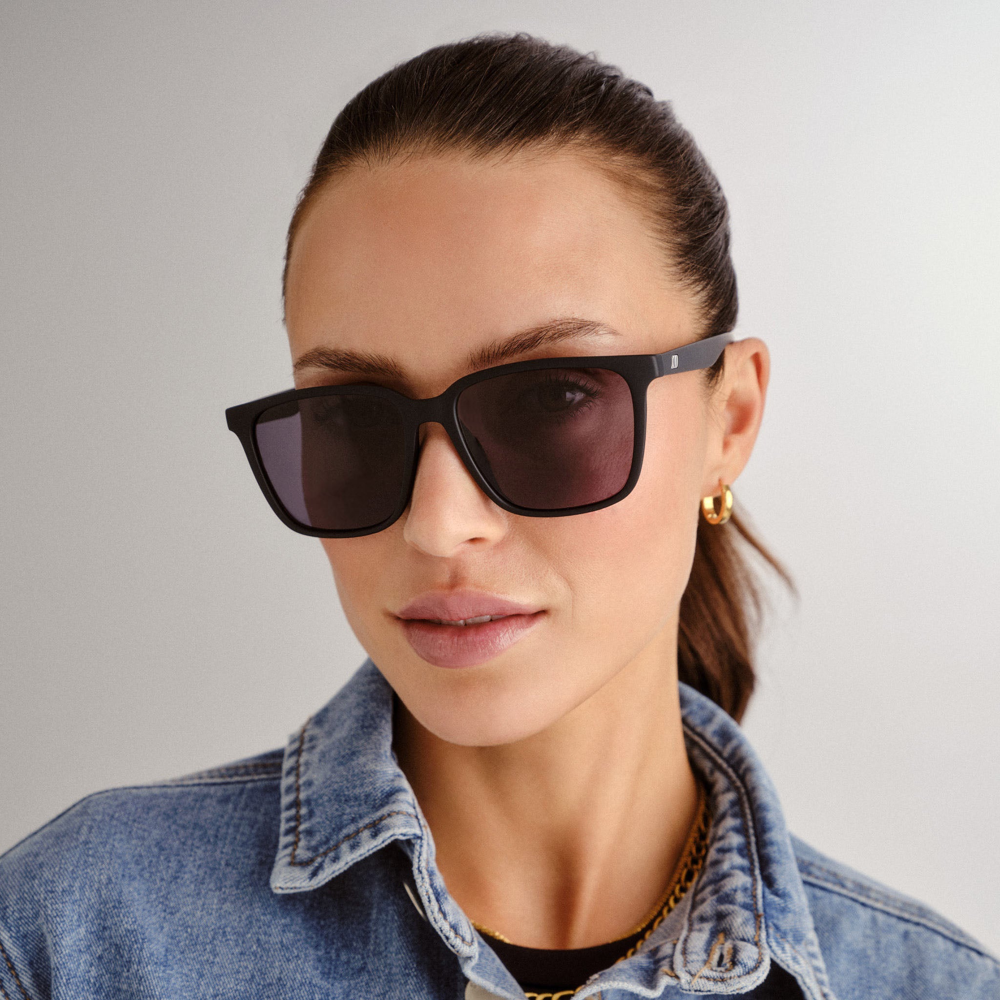 Le Specs FAIR GAME MATTE BLACK in SMOKE  MONO
