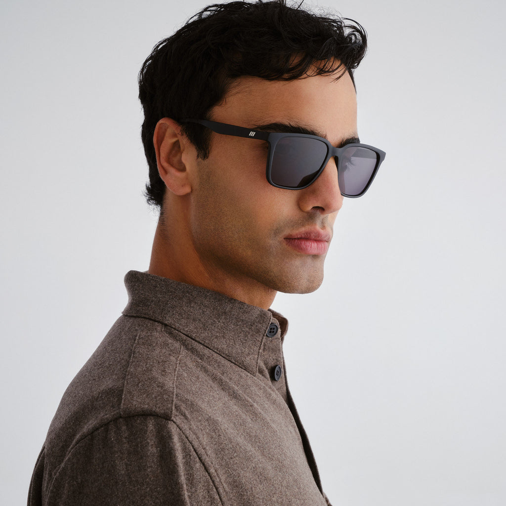 Le Specs FAIR GAME MATTE BLACK in SMOKE  MONO