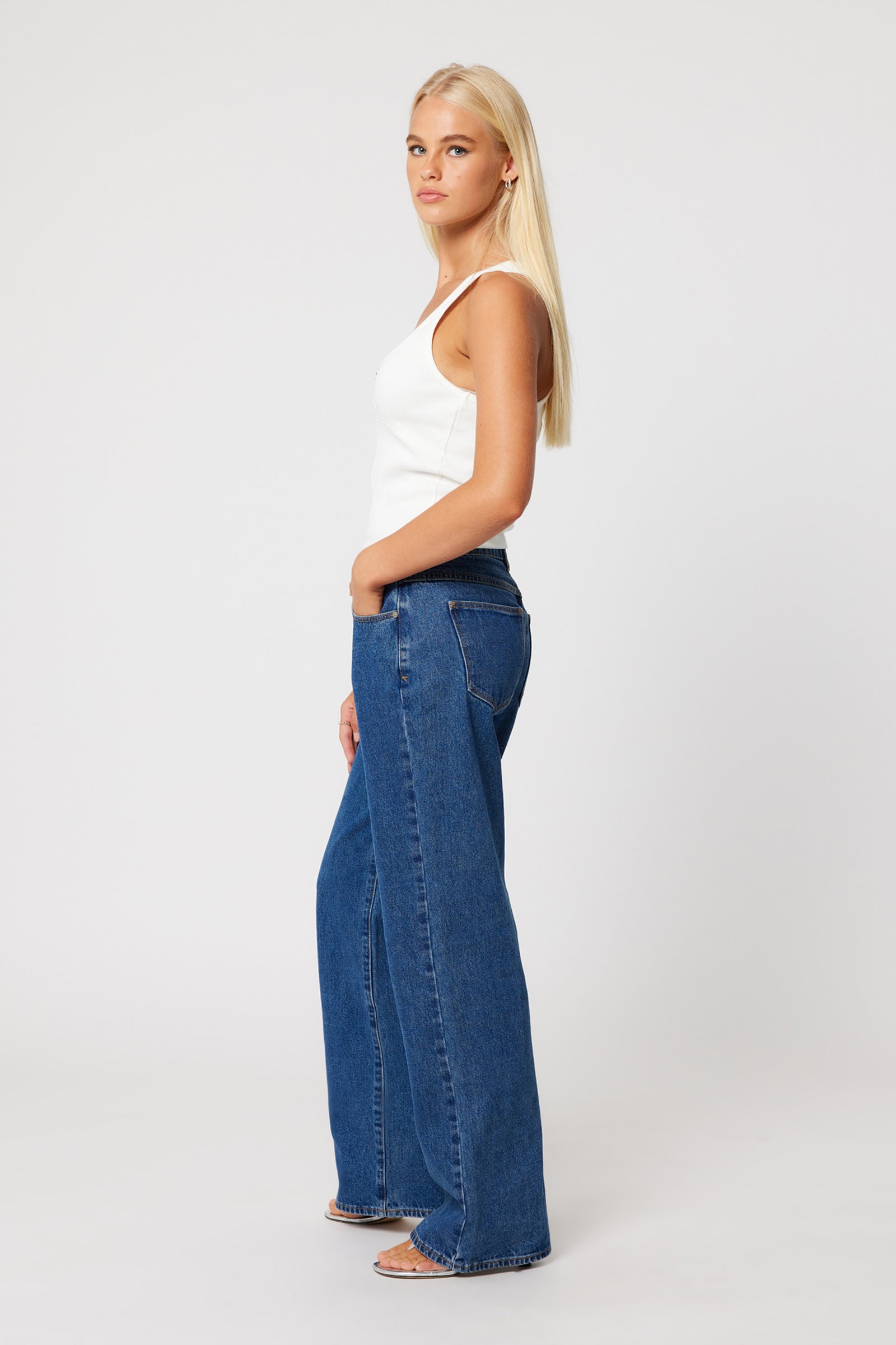 Abrand Jeans 95 Baggy Bella in MID BLUE