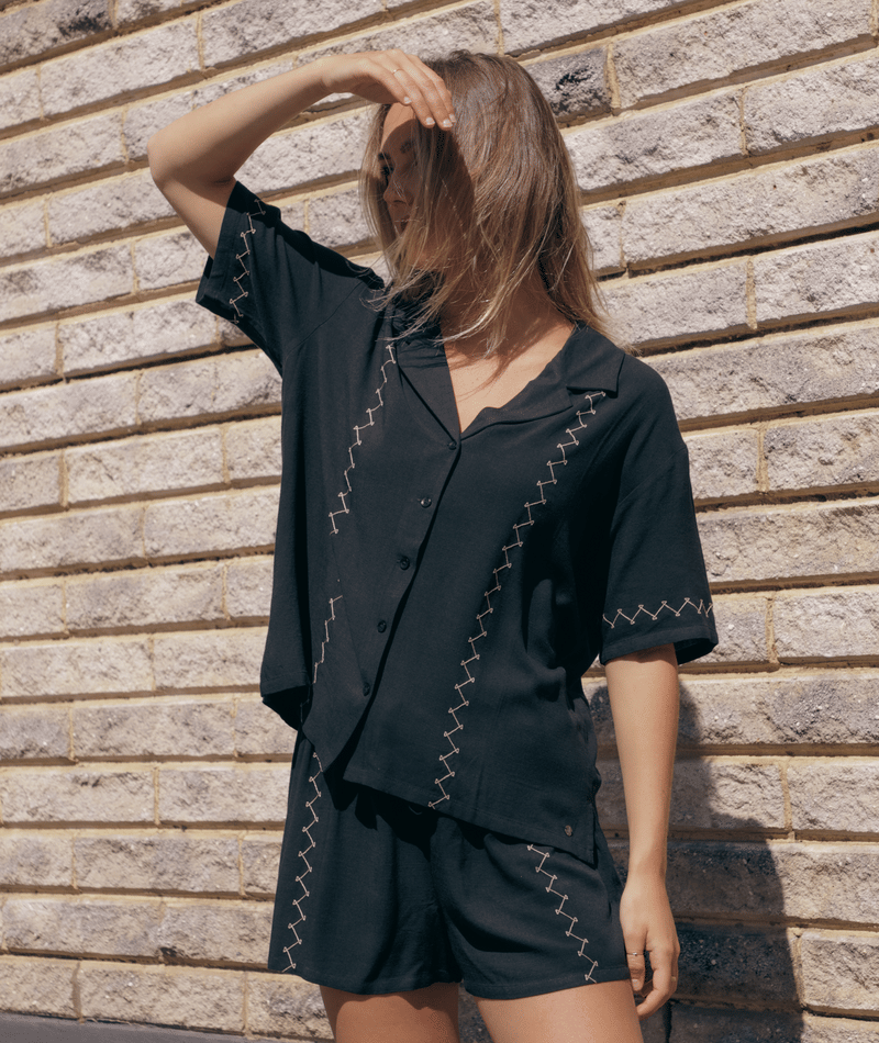 Volcom Bloomz Ss in BLACK