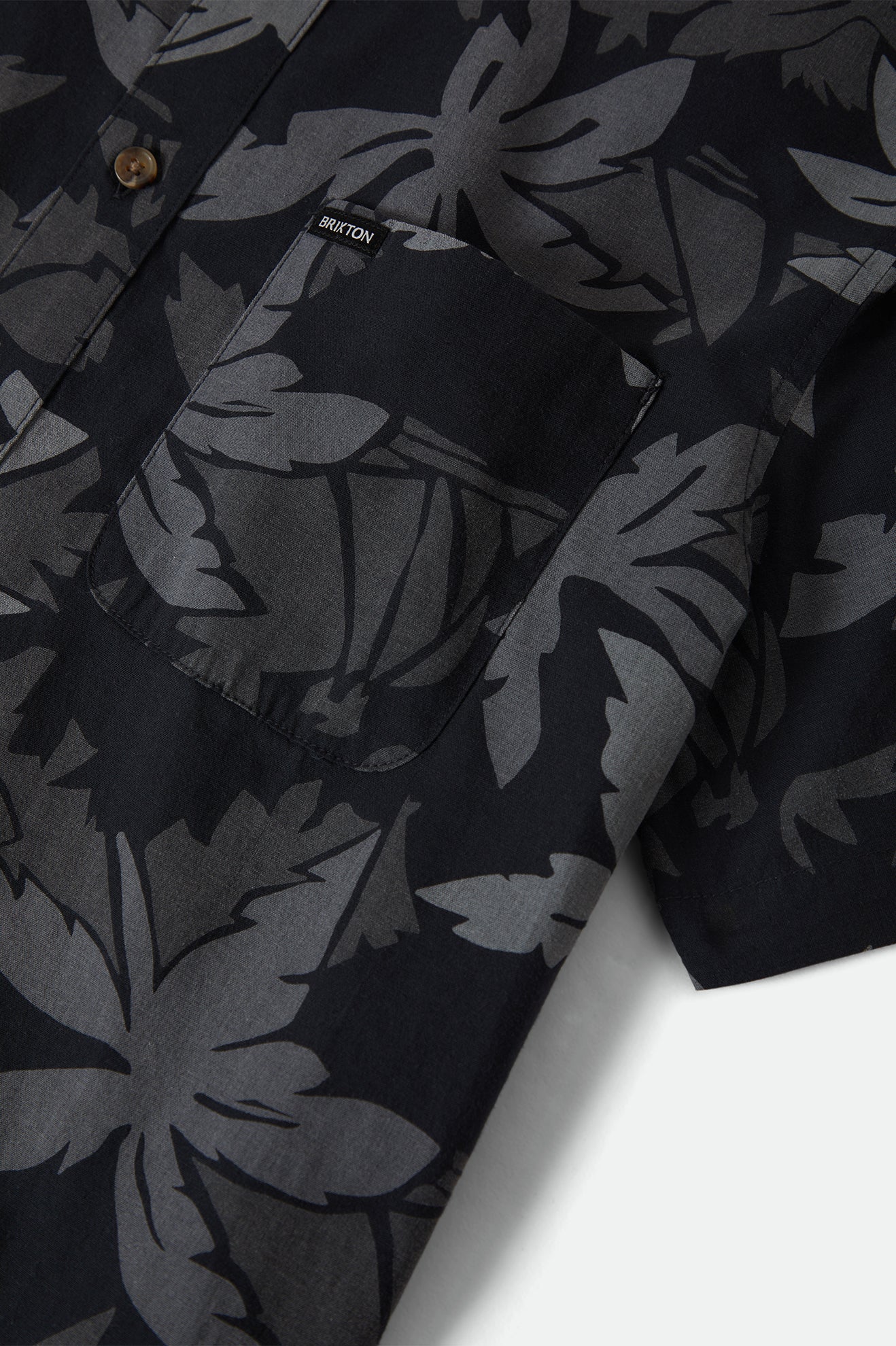 Brixton Charter Print S/S Wvn in BLACK/TROOPER/FUTURE GREY PALM