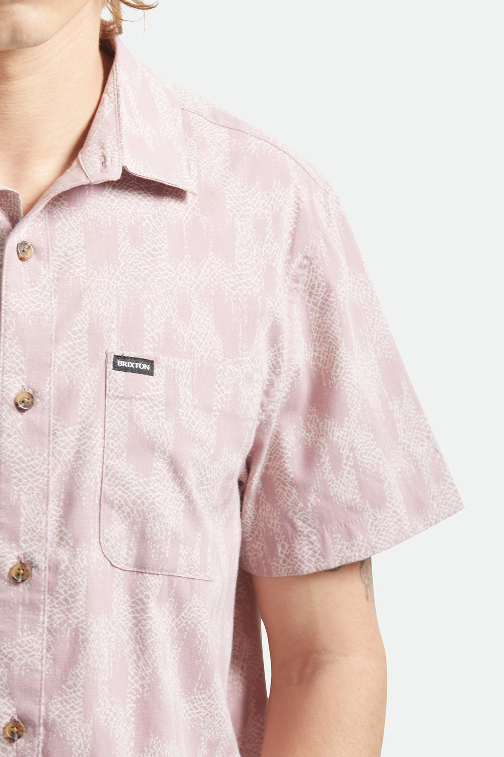 Brixton Charter Print S/S Wvn in DARK PINK/SILVER CRACKLE PAINT
