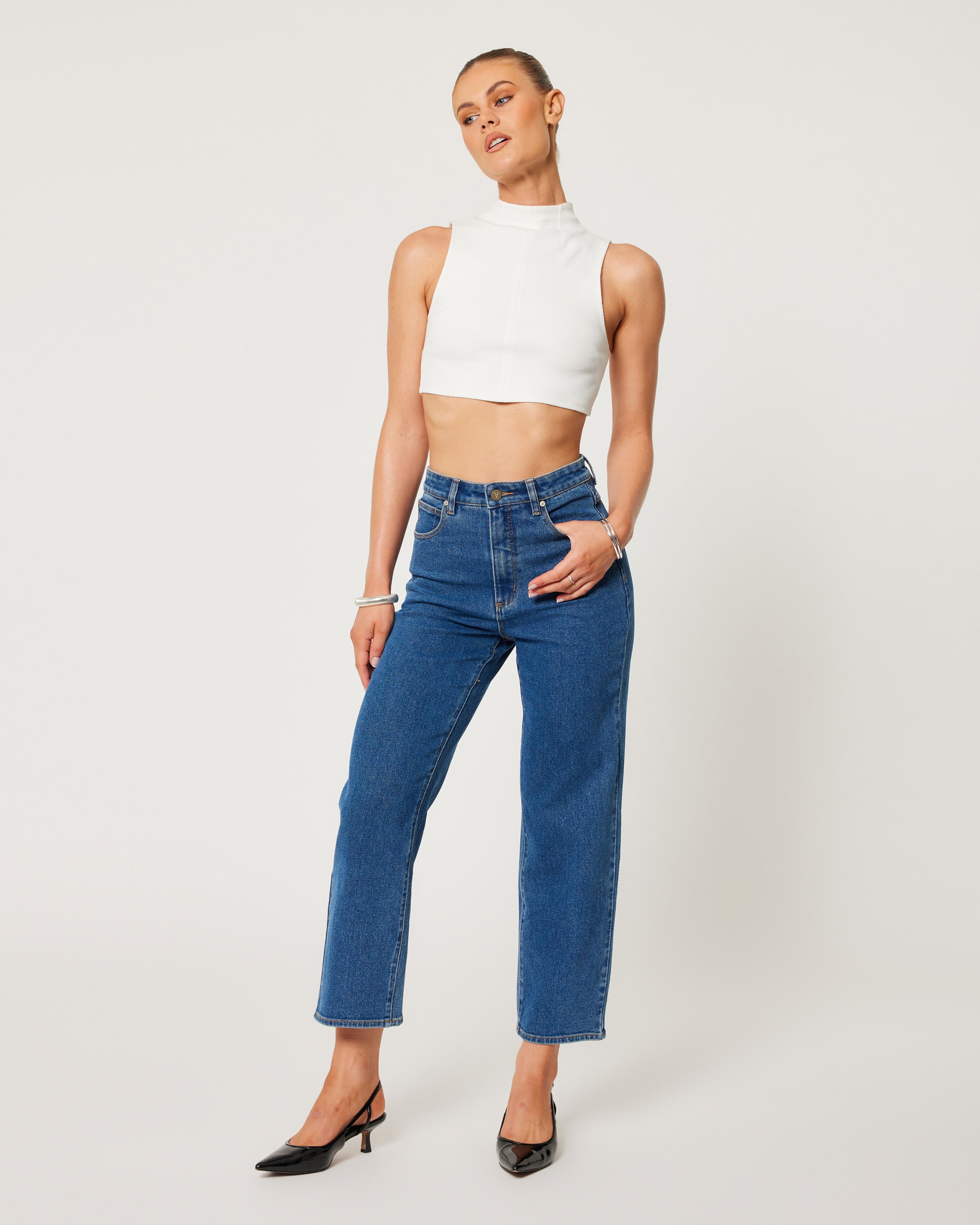 Abrand Jeans Venice Straight Bella in MID BLUE