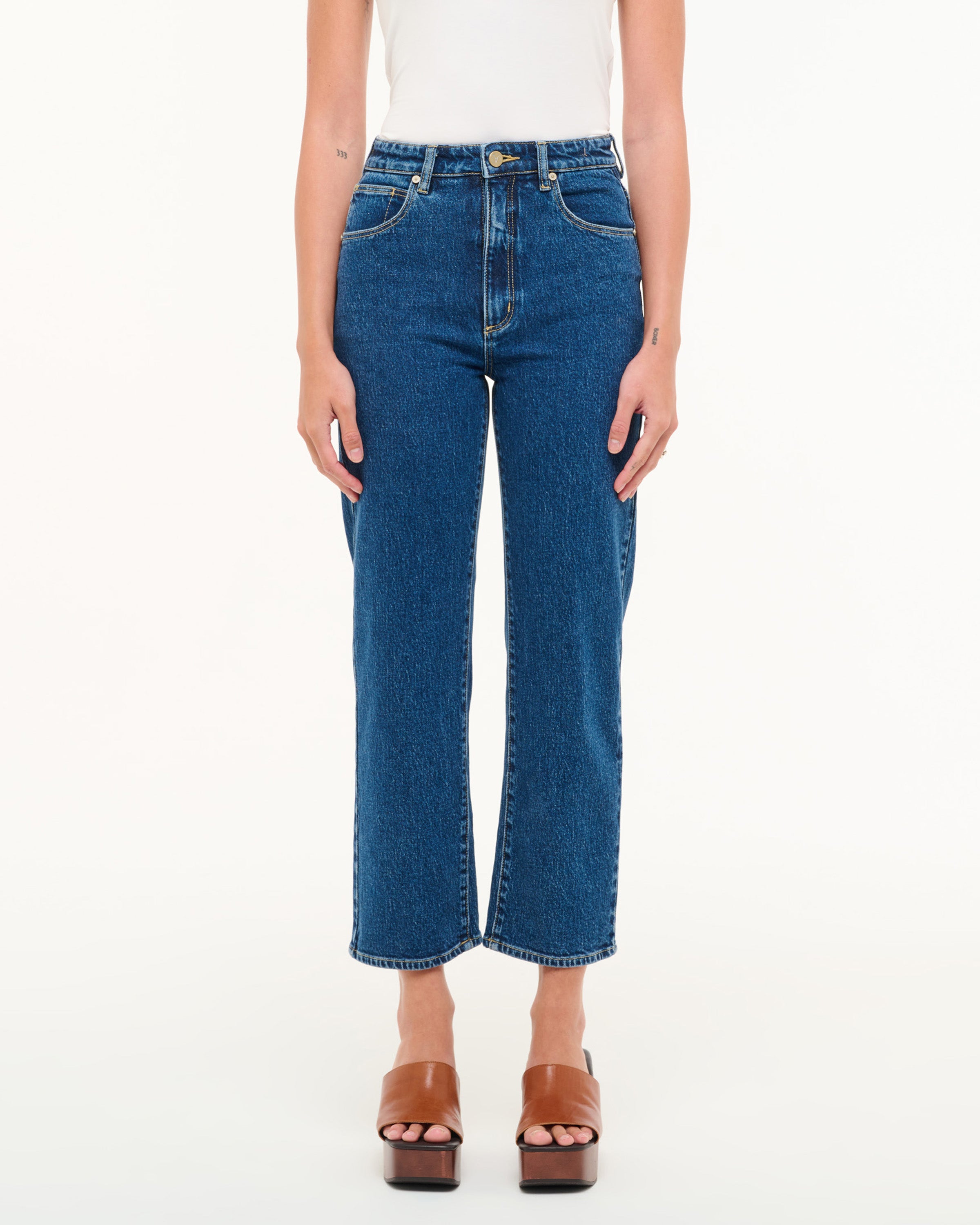 Abrand Jeans Venice Straight Tara in TARA